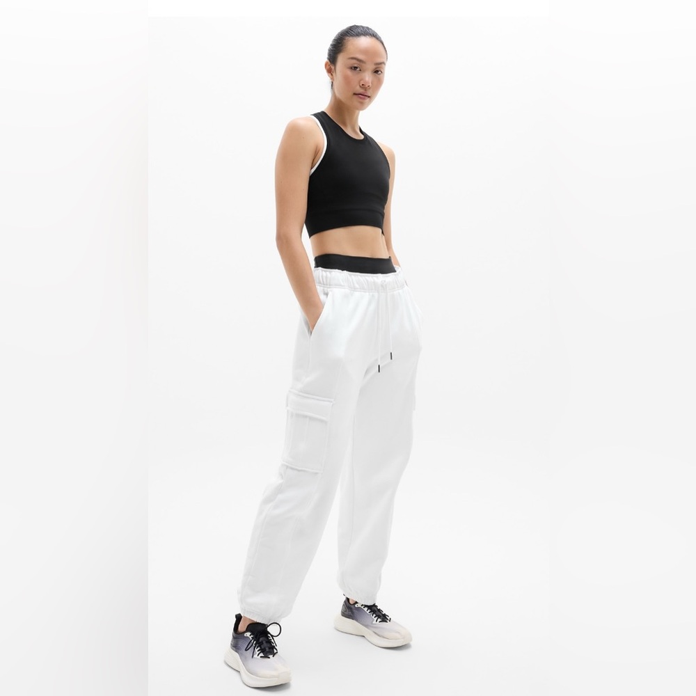 NWT ATHLETA Momentum Flex Ultra Crop Top BLACK SZ M